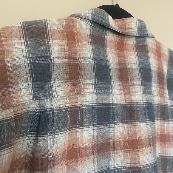 KUHL cotton-linen blend button-down short sleeve shirt. - Picture 13 of 15